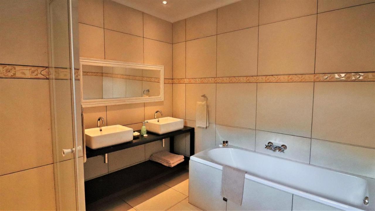 Guest House Mamma Mia Mbombela Eksteriør billede