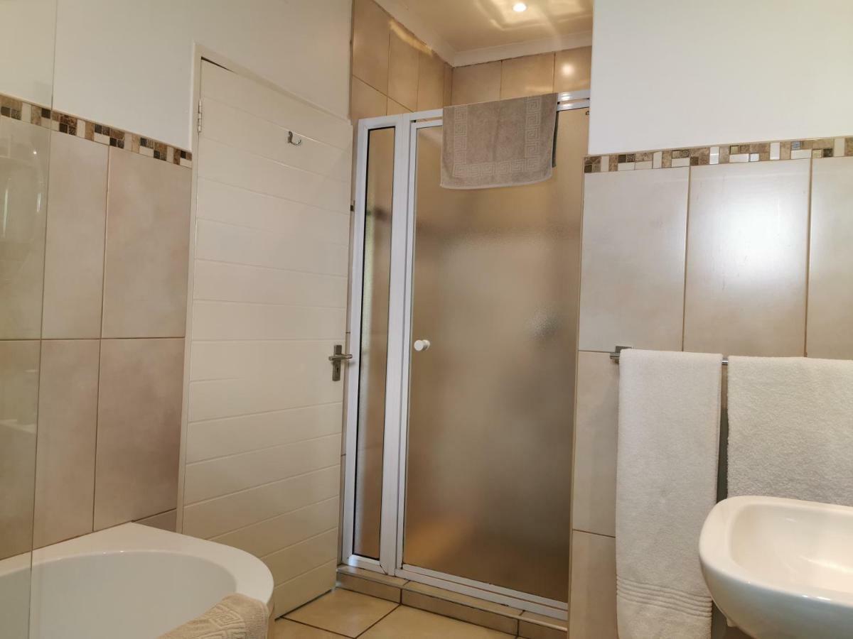 Guest House Mamma Mia Mbombela Eksteriør billede